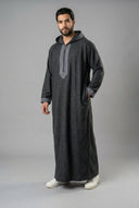 جلباب مغربي رجالي بغطاء رأس. تطريز فاخر